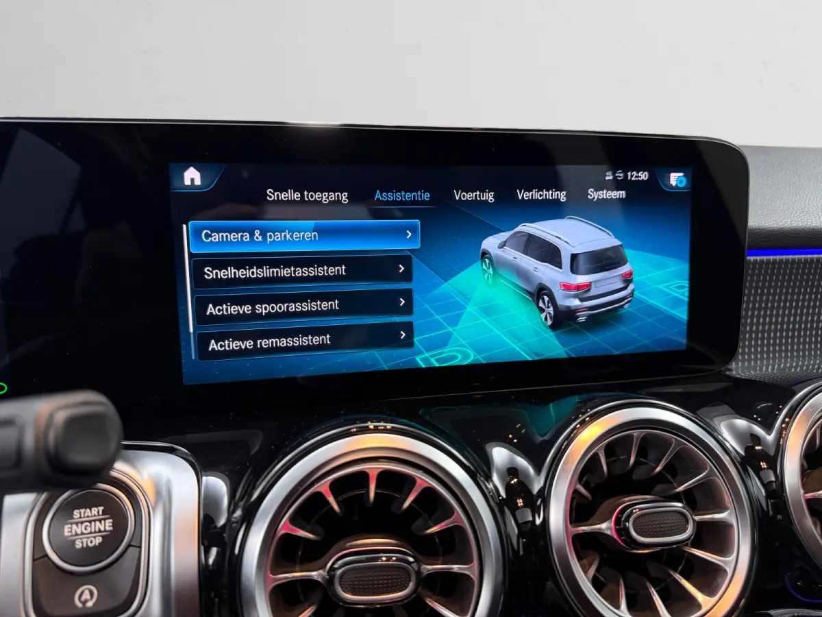 200 Business Solution Luxury Aut- Panoramadak, Carplay, Android Auto, Leder Interieur, Sfeerverlichting