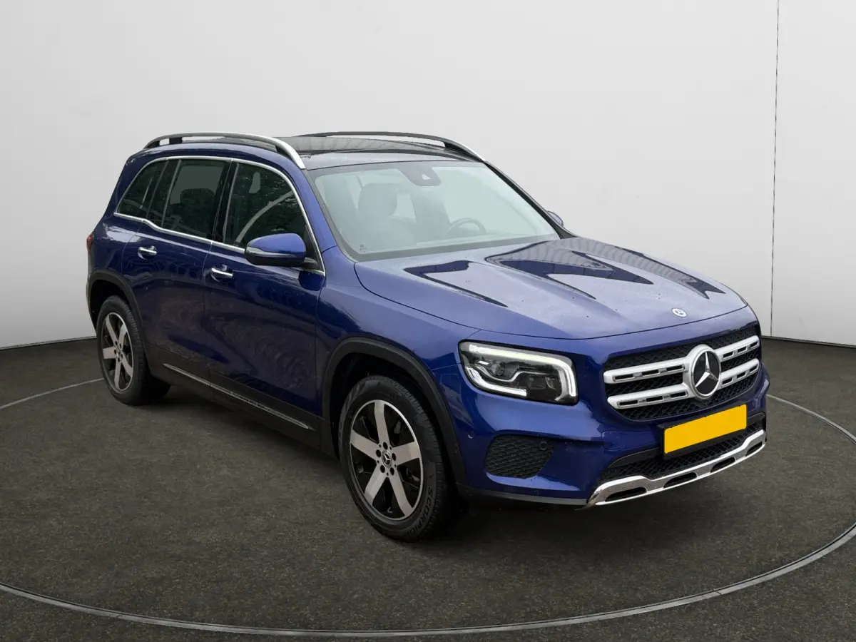 200 Business Solution Luxury Aut- Panoramadak, Carplay, Android Auto, Leder Interieur, Sfeerverlichting