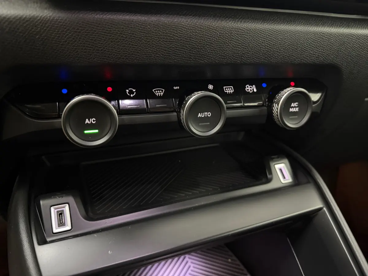 1.2 Puretech Shine Aut- 360 Camera, Head Up, Carplay, Android Auto, Lane Assist