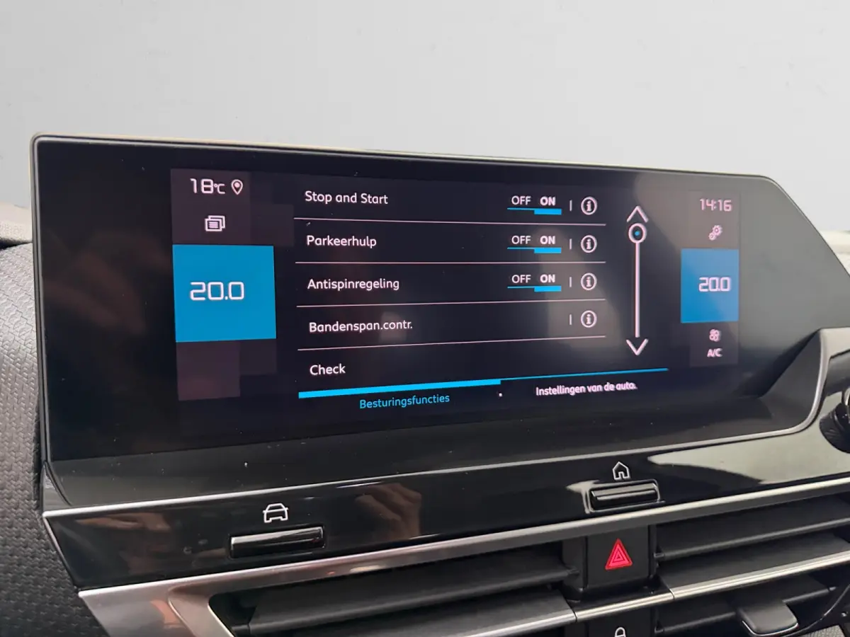 1.2 Puretech Shine Aut- 360 Camera, Head Up, Carplay, Android Auto, Lane Assist