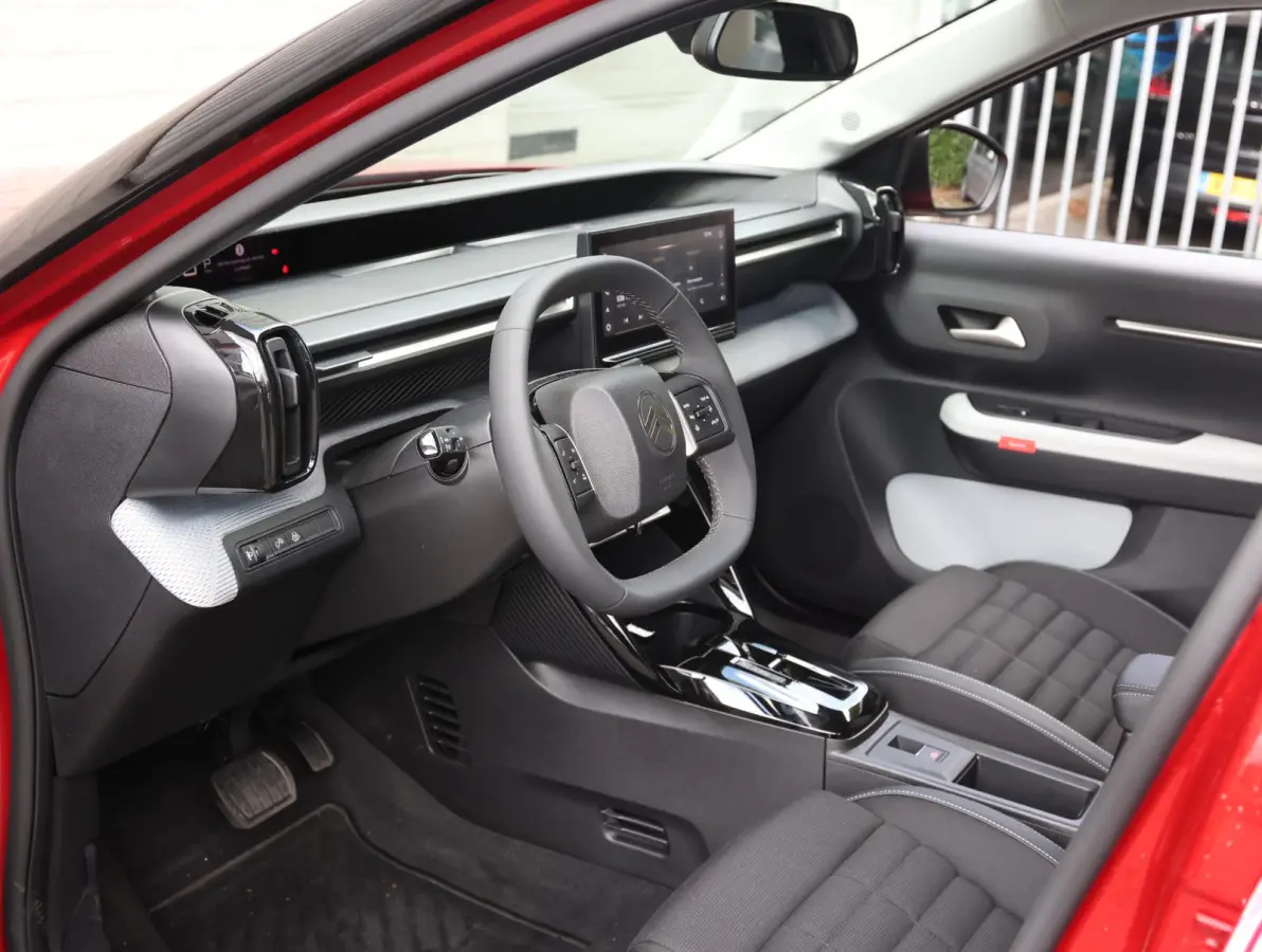1.2 Hybrid 145pk Max 7p. | 7 persoons | Navigatie | Camera | Premium stoelen | Climate control