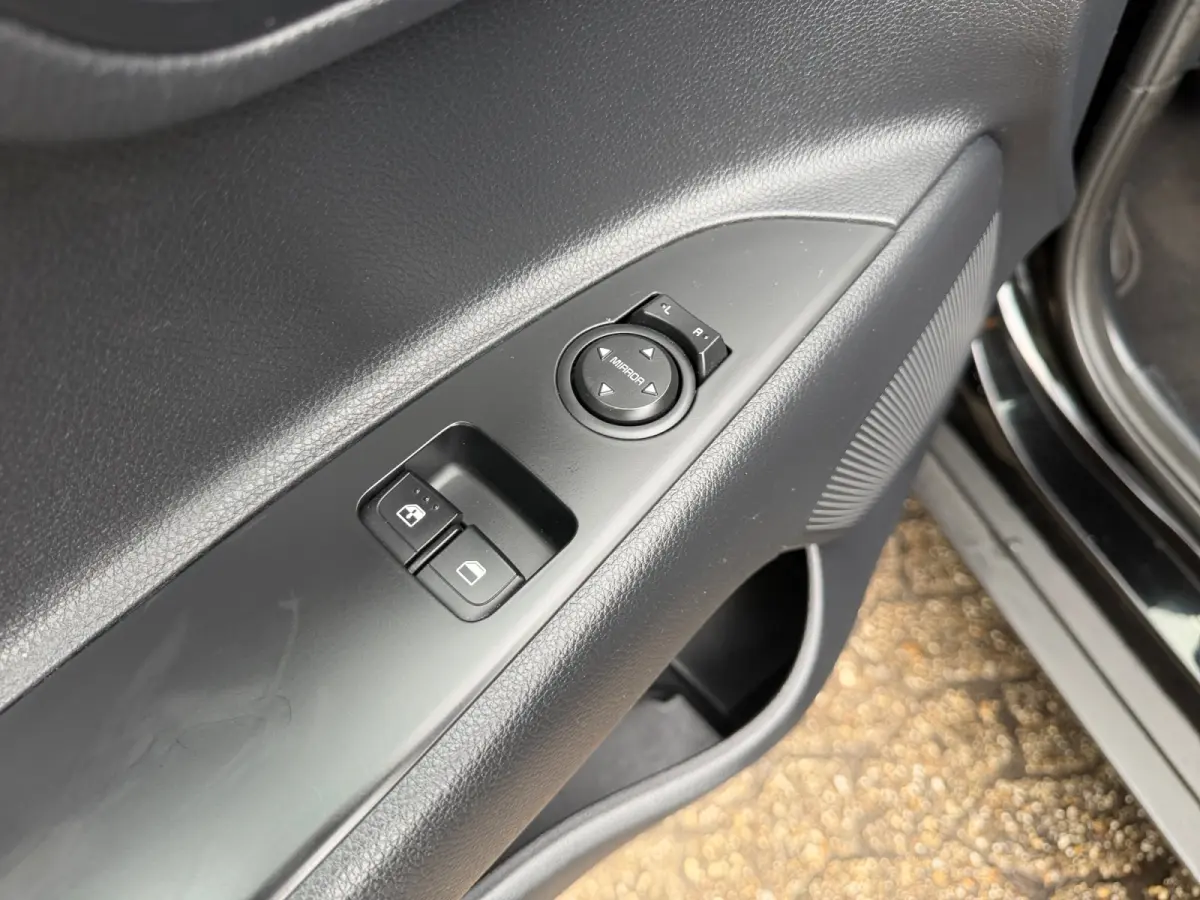 1.0 T-GDi MHEV ComfortLine- Carplay, Android Auto, Dynamic Select, Clima