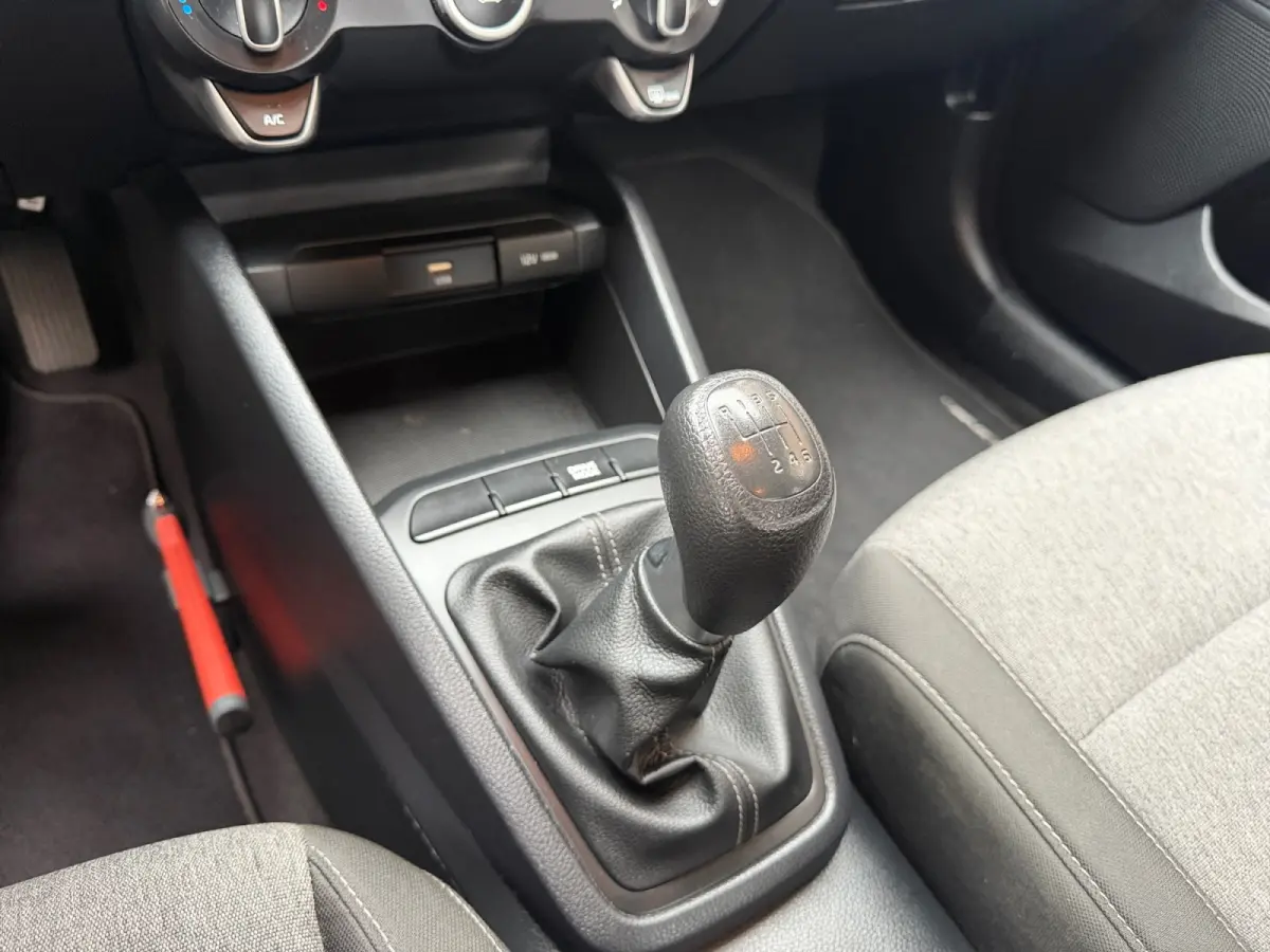 1.0 T-GDi MHEV ComfortLine- Carplay, Android Auto, Dynamic Select, Clima
