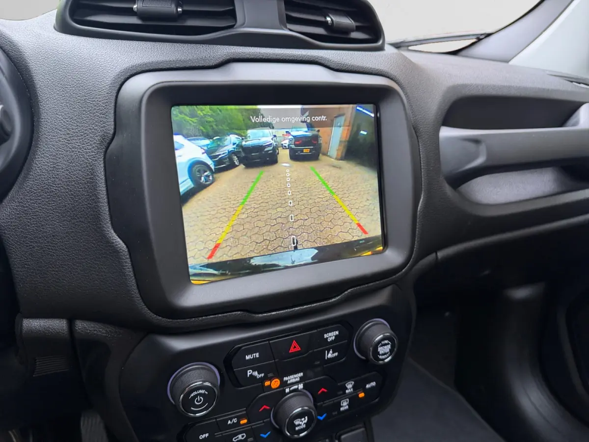 1.3T Freedom Aut- Panoramadak, Stuur/Stoelverwarming, Navigatie, Lane Assist