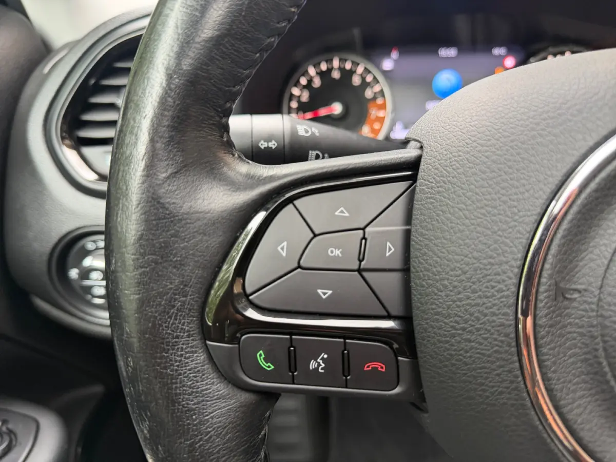 1.3T Freedom Aut- Panoramadak, Stuur/Stoelverwarming, Navigatie, Lane Assist