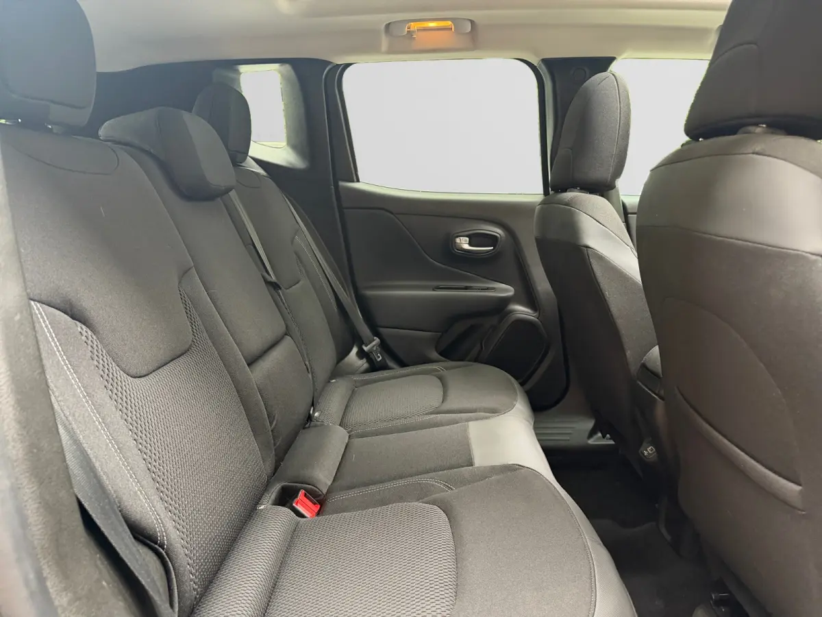 1.3T Freedom Aut- Panoramadak, Stuur/Stoelverwarming, Navigatie, Lane Assist