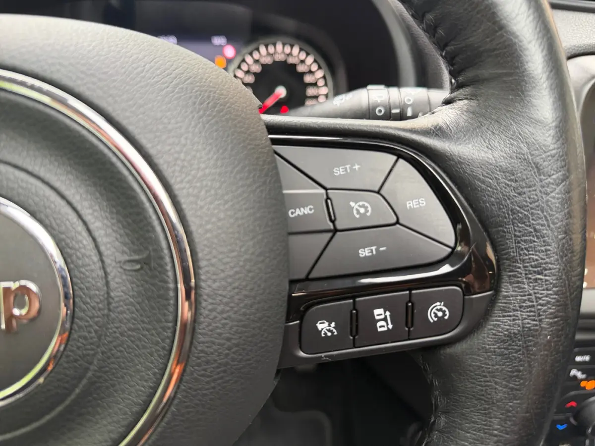 1.3T Freedom Aut- Panoramadak, Stuur/Stoelverwarming, Navigatie, Lane Assist