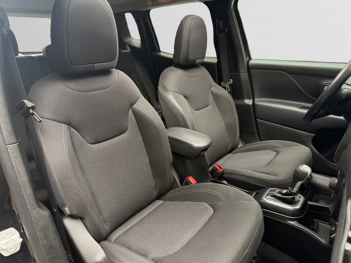 1.3T Freedom Aut- Panoramadak, Stuur/Stoelverwarming, Navigatie, Lane Assist