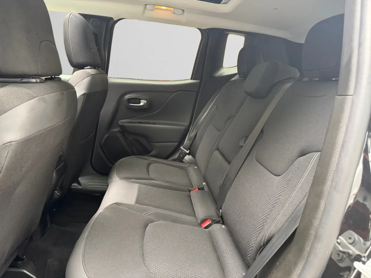 1.3T Freedom Aut- Panoramadak, Stuur/Stoelverwarming, Navigatie, Lane Assist