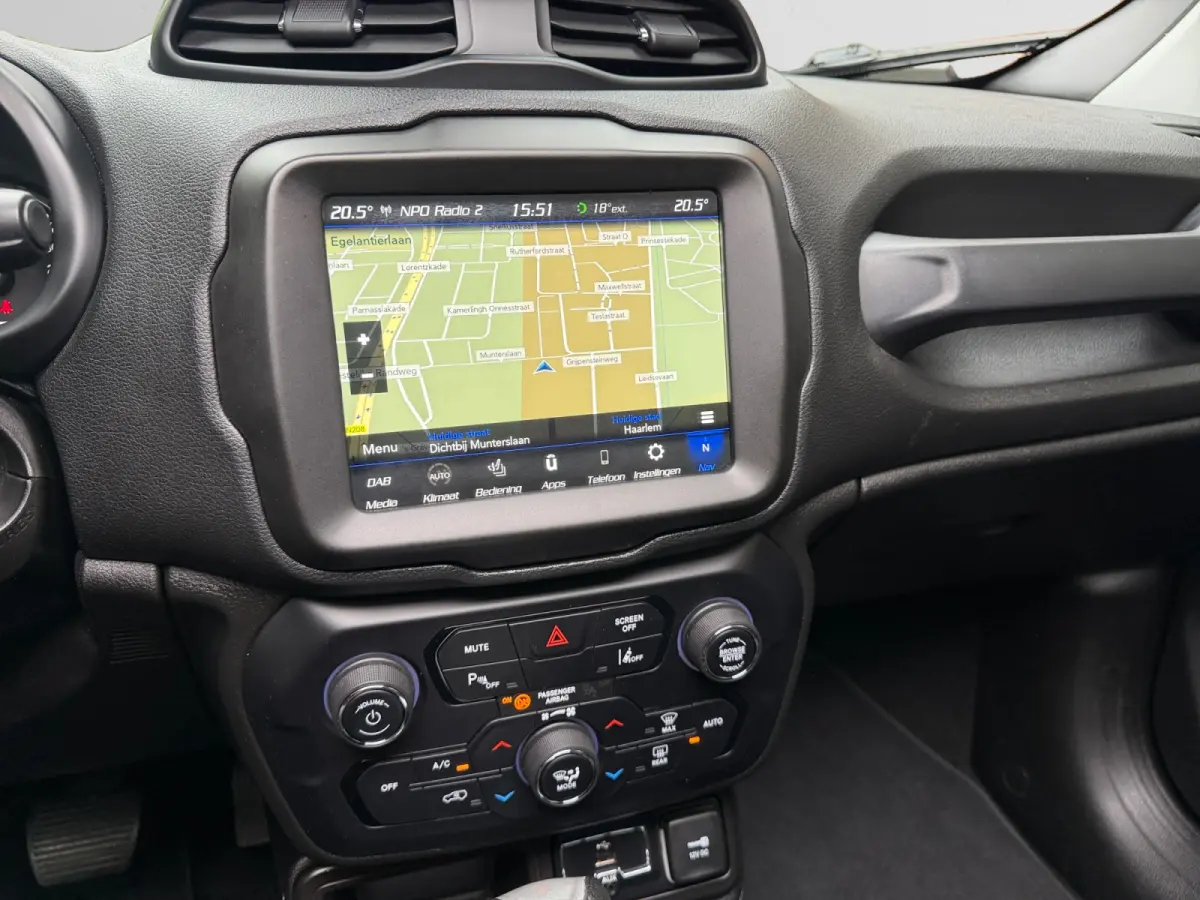 1.3T Freedom Aut- Panoramadak, Stuur/Stoelverwarming, Navigatie, Lane Assist