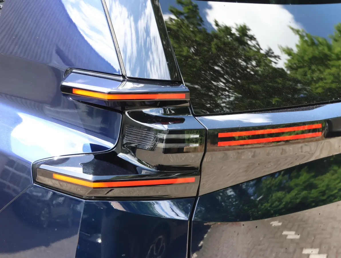 Plus Comfort Range 74 kWh | Accutest 98% | Head-up display | Camera | Elektrisch bedienbare achterklep