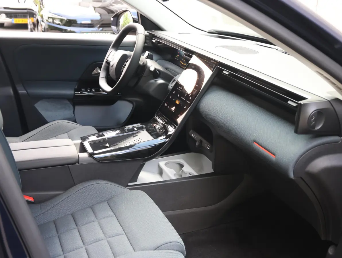Plus Comfort Range 74 kWh | Accutest 98% | Head-up display | Camera | Elektrisch bedienbare achterklep
