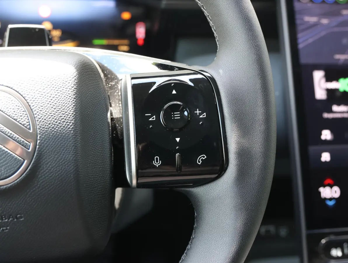 Plus Comfort Range 74 kWh | Accutest 98% | Head-up display | Camera | Elektrisch bedienbare achterklep