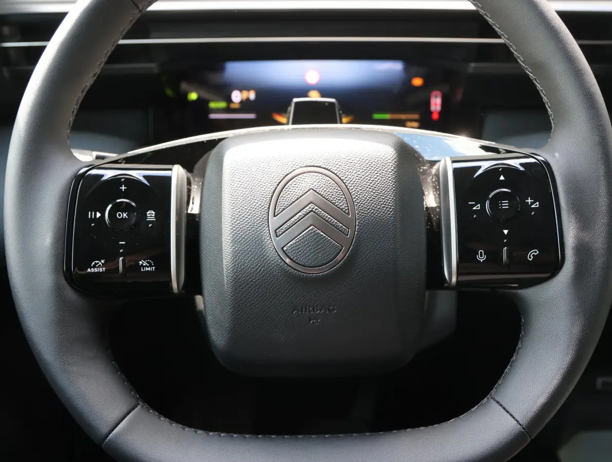 Plus Comfort Range 74 kWh | Accutest 98% | Head-up display | Camera | Elektrisch bedienbare achterklep