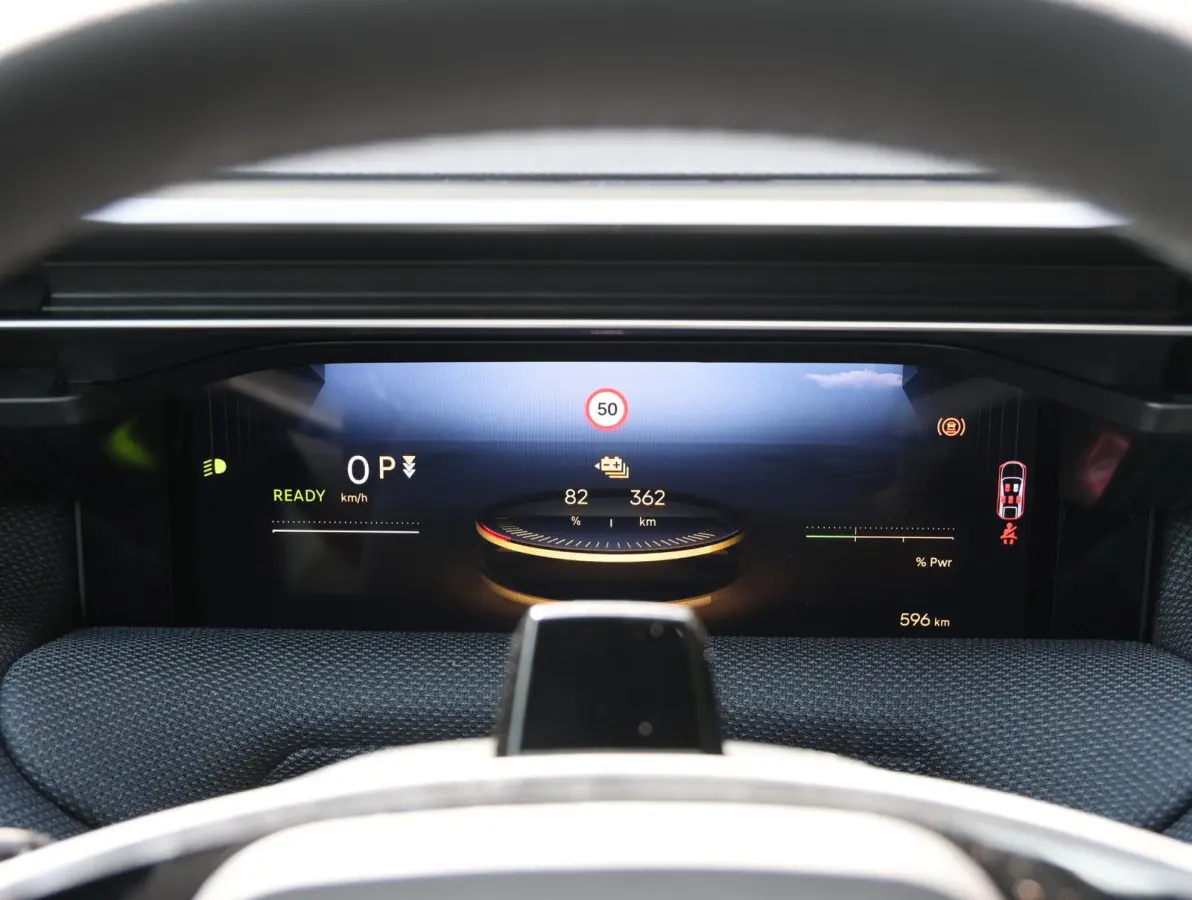Plus Comfort Range 74 kWh | Accutest 98% | Head-up display | Camera | Elektrisch bedienbare achterklep
