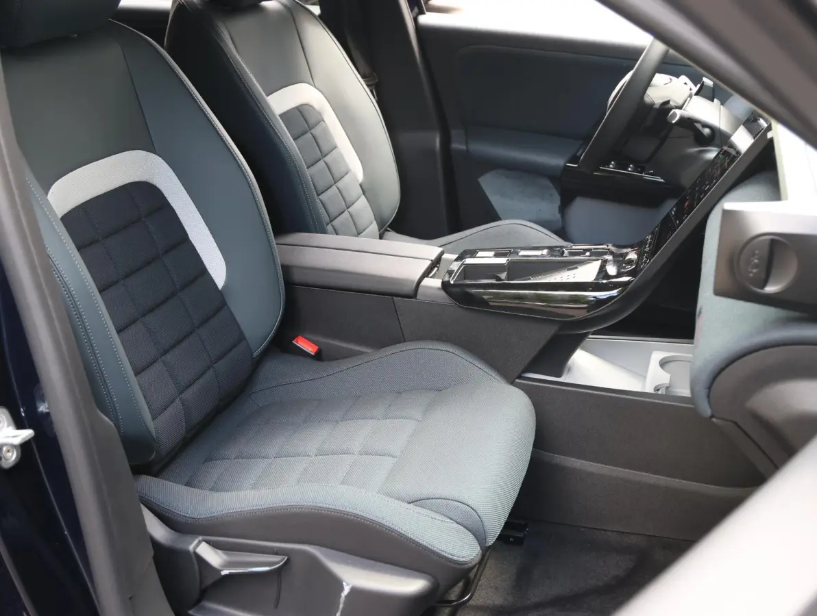 Plus Comfort Range 74 kWh | Accutest 98% | Head-up display | Camera | Elektrisch bedienbare achterklep