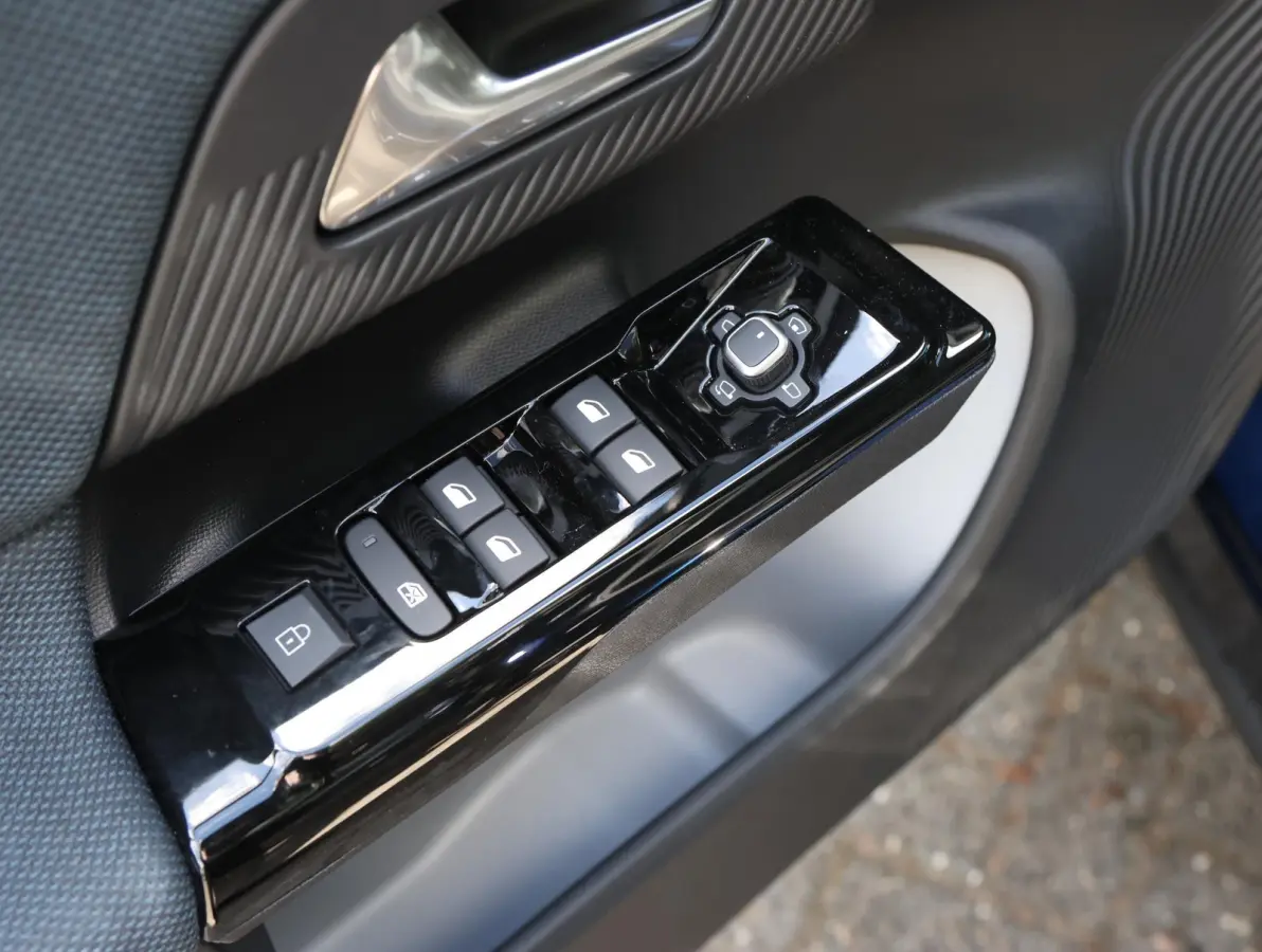 Plus Comfort Range 74 kWh | Accutest 98% | Head-up display | Camera | Elektrisch bedienbare achterklep