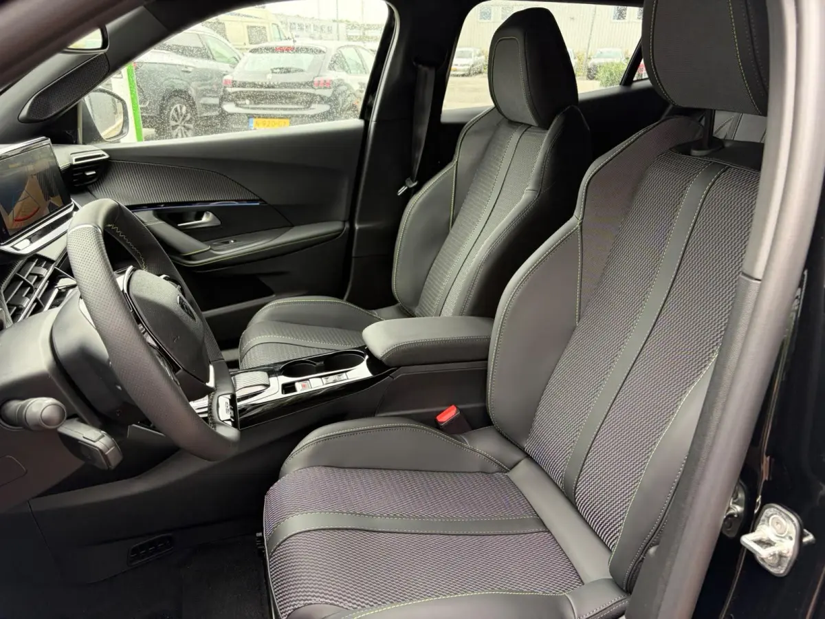 1.2 Hybrid 145 GT - NIEUW UIT VOORRAAD - DIRECT RIJDEN! - VEEL KORTING