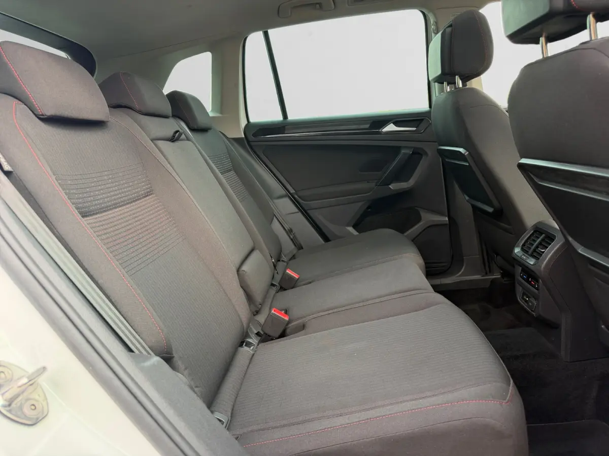 1.4 TSI 175pk R-Line Aut- Panoramadak, Stuur/Stoelverwarming, Virtual Cockpit, Carplay, Android Auto