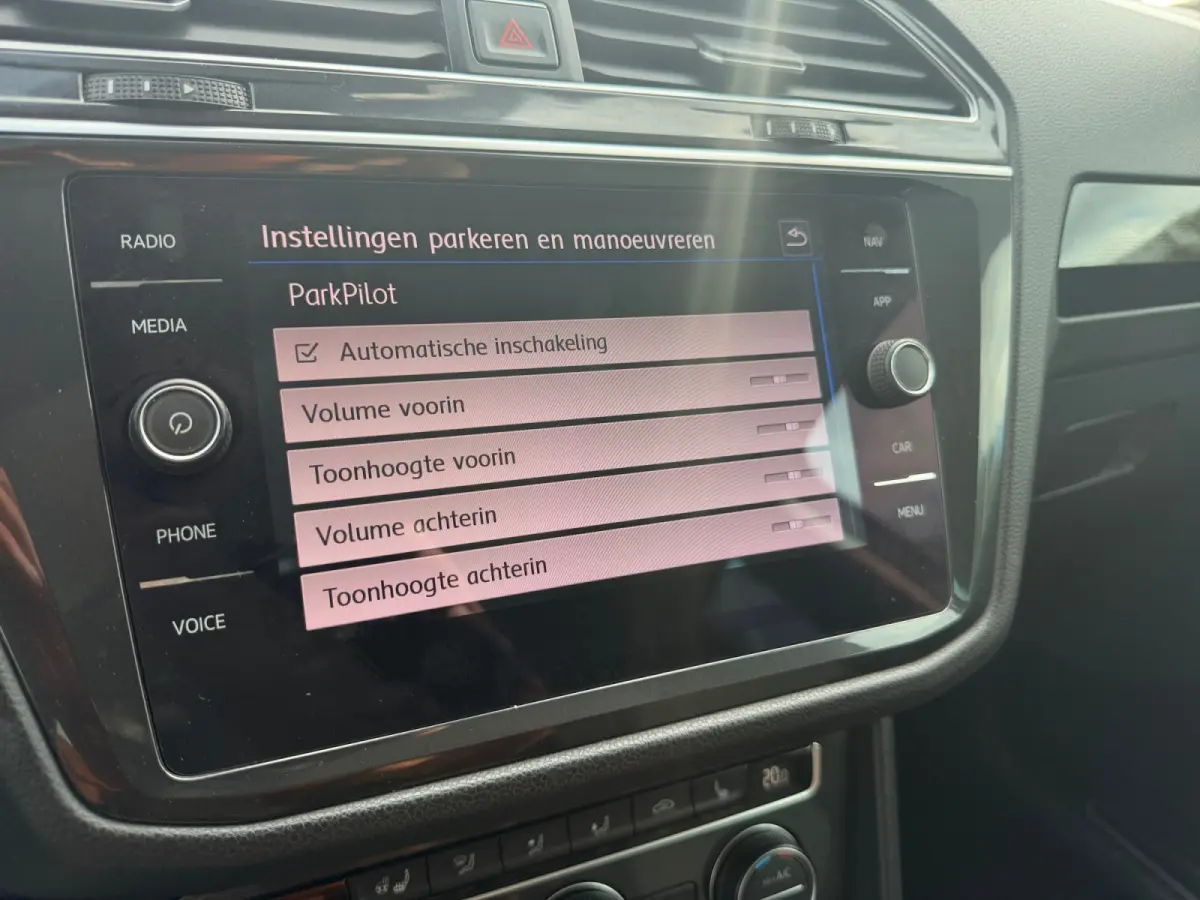 1.4 TSI 175pk R-Line Aut- Panoramadak, Stuur/Stoelverwarming, Virtual Cockpit, Carplay, Android Auto
