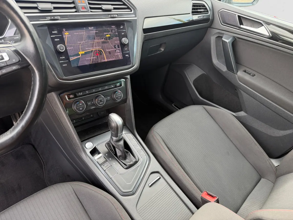 1.4 TSI 175pk R-Line Aut- Panoramadak, Stuur/Stoelverwarming, Virtual Cockpit, Carplay, Android Auto