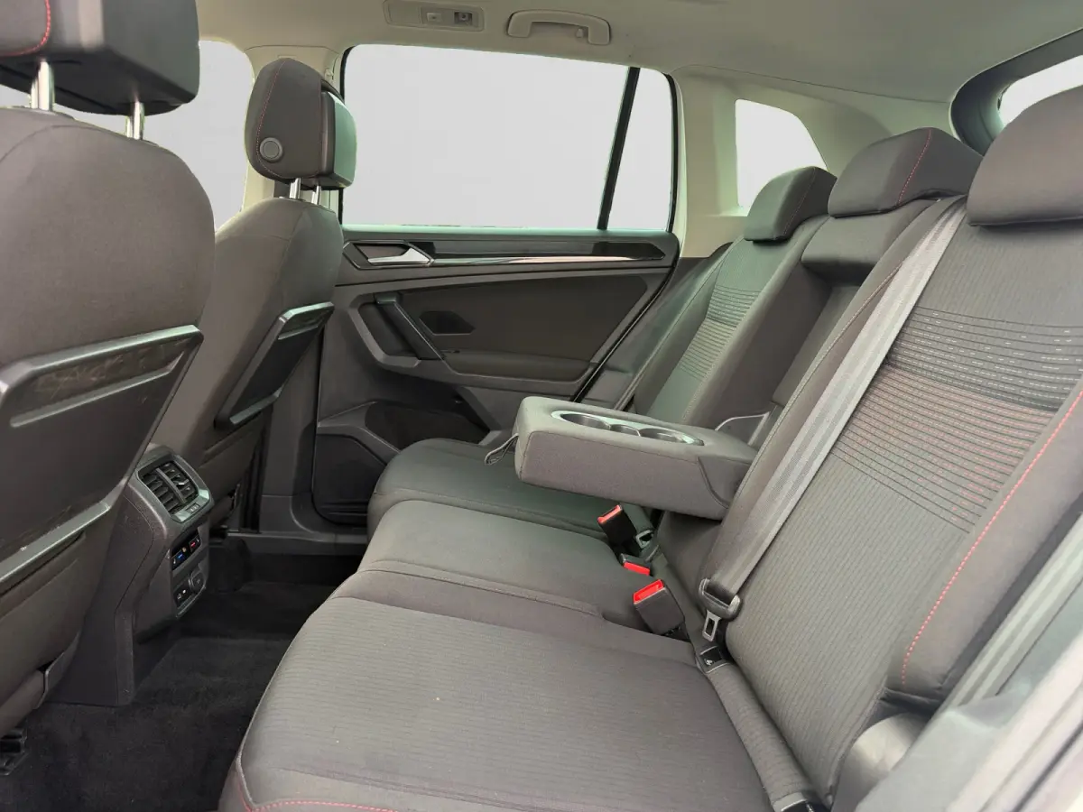 1.4 TSI 175pk R-Line Aut- Panoramadak, Stuur/Stoelverwarming, Virtual Cockpit, Carplay, Android Auto