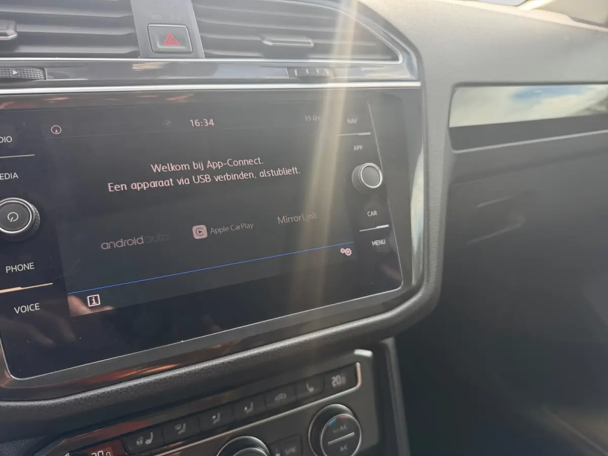 1.4 TSI 175pk R-Line Aut- Panoramadak, Stuur/Stoelverwarming, Virtual Cockpit, Carplay, Android Auto