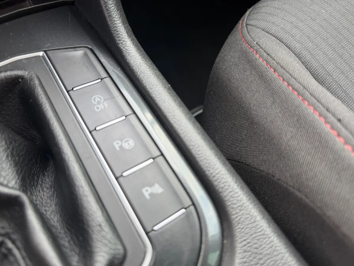 1.4 TSI 175pk R-Line Aut- Panoramadak, Stuur/Stoelverwarming, Virtual Cockpit, Carplay, Android Auto
