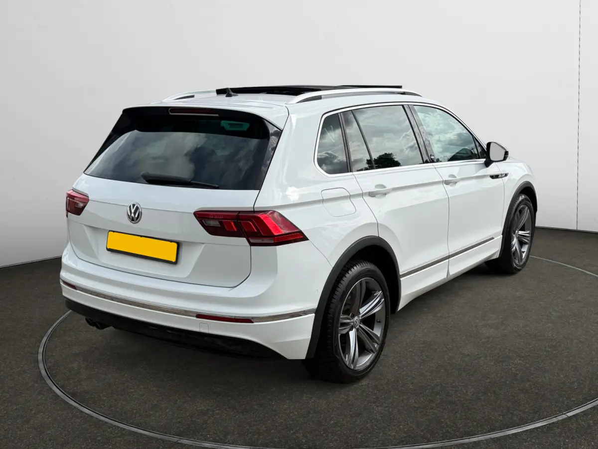 1.4 TSI 175pk R-Line Aut- Panoramadak, Stuur/Stoelverwarming, Virtual Cockpit, Carplay, Android Auto