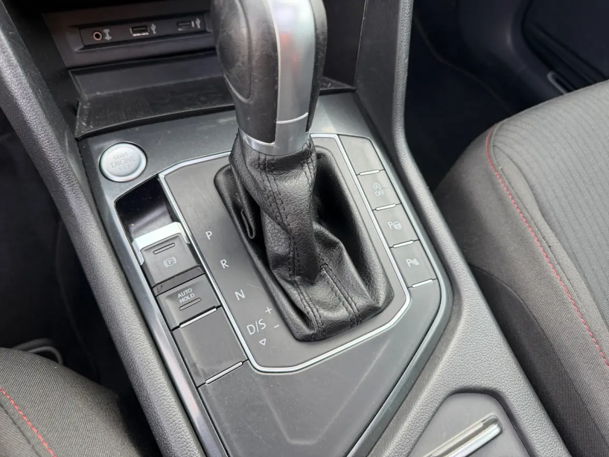 1.4 TSI 175pk R-Line Aut- Panoramadak, Stuur/Stoelverwarming, Virtual Cockpit, Carplay, Android Auto