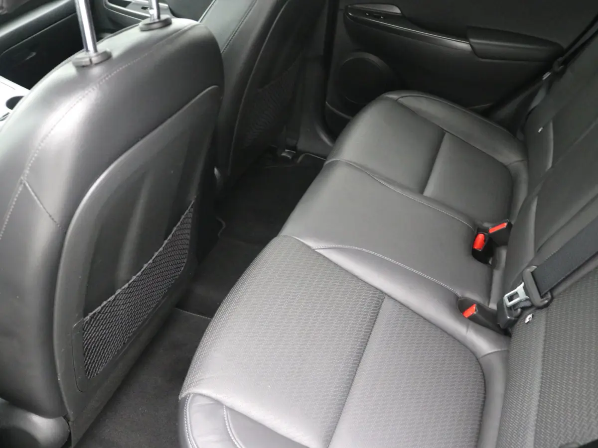 EV Premium 64 kWh / Navigatie/ Warmtepomp / 3-Fase / Lederen bekleding / SoH 99,4% / Trekhaak / Lederen bekleding / 481 km WLTP/