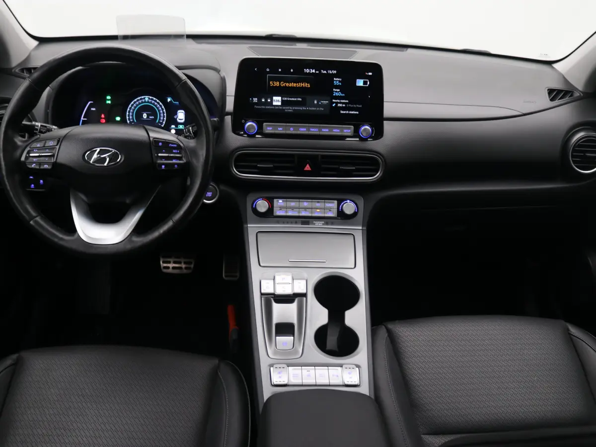 EV Premium 64 kWh / Navigatie/ Warmtepomp / 3-Fase / Lederen bekleding / SoH 99,4% / Trekhaak / Lederen bekleding / 481 km WLTP/