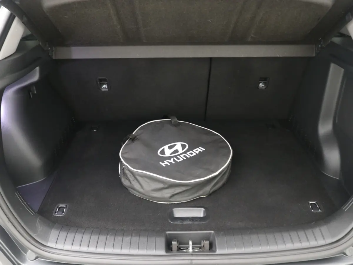 EV Premium 64 kWh / Navigatie/ Warmtepomp / 3-Fase / Lederen bekleding / SoH 99,4% / Trekhaak / Lederen bekleding / 481 km WLTP/