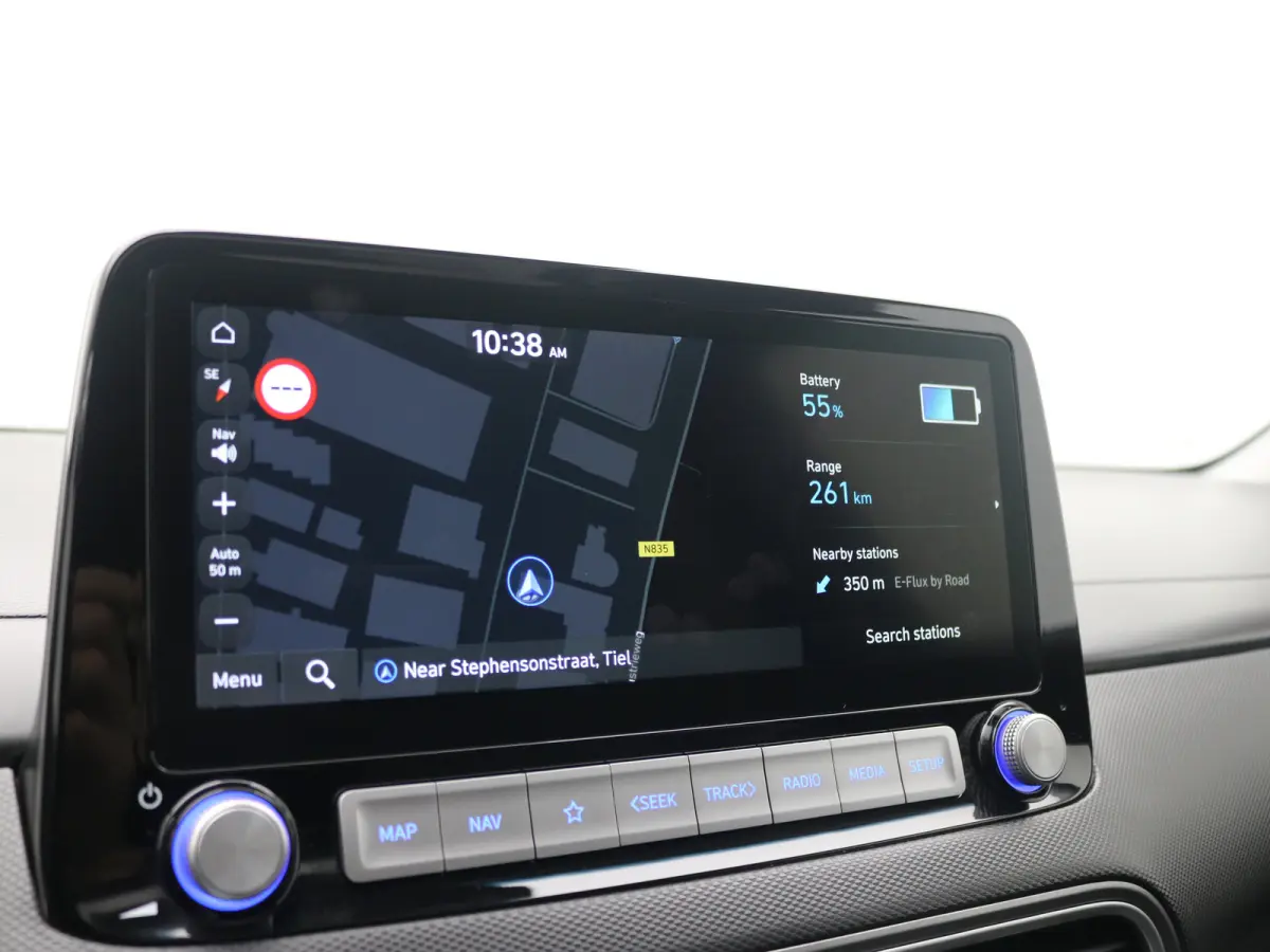 EV Premium 64 kWh / Navigatie/ Warmtepomp / 3-Fase / Lederen bekleding / SoH 99,4% / Trekhaak / Lederen bekleding / 481 km WLTP/