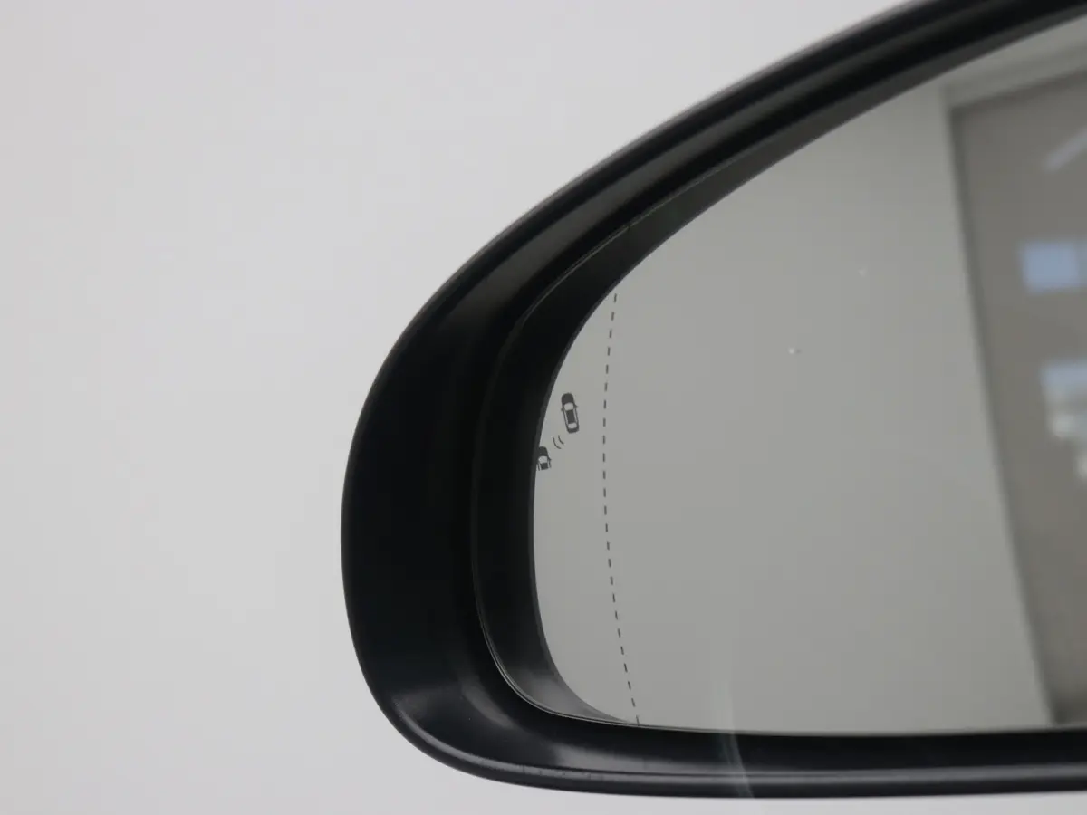 EV Premium 64 kWh / Navigatie/ Warmtepomp / 3-Fase / Lederen bekleding / SoH 99,4% / Trekhaak / Lederen bekleding / 481 km WLTP/