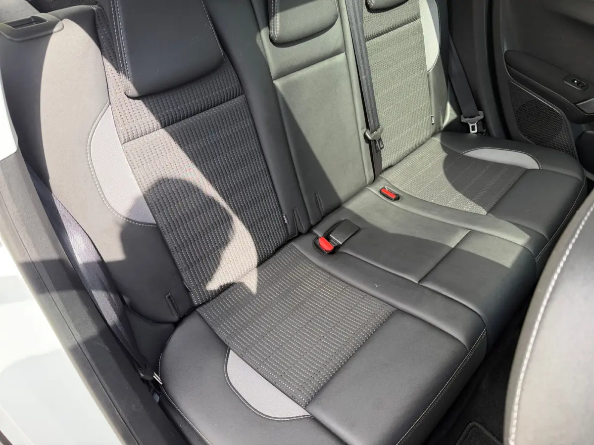 1.2 PureTech Allure Executive- Panoramadak, Leder Interieur, Navigatie, Dynamic Select, Camera