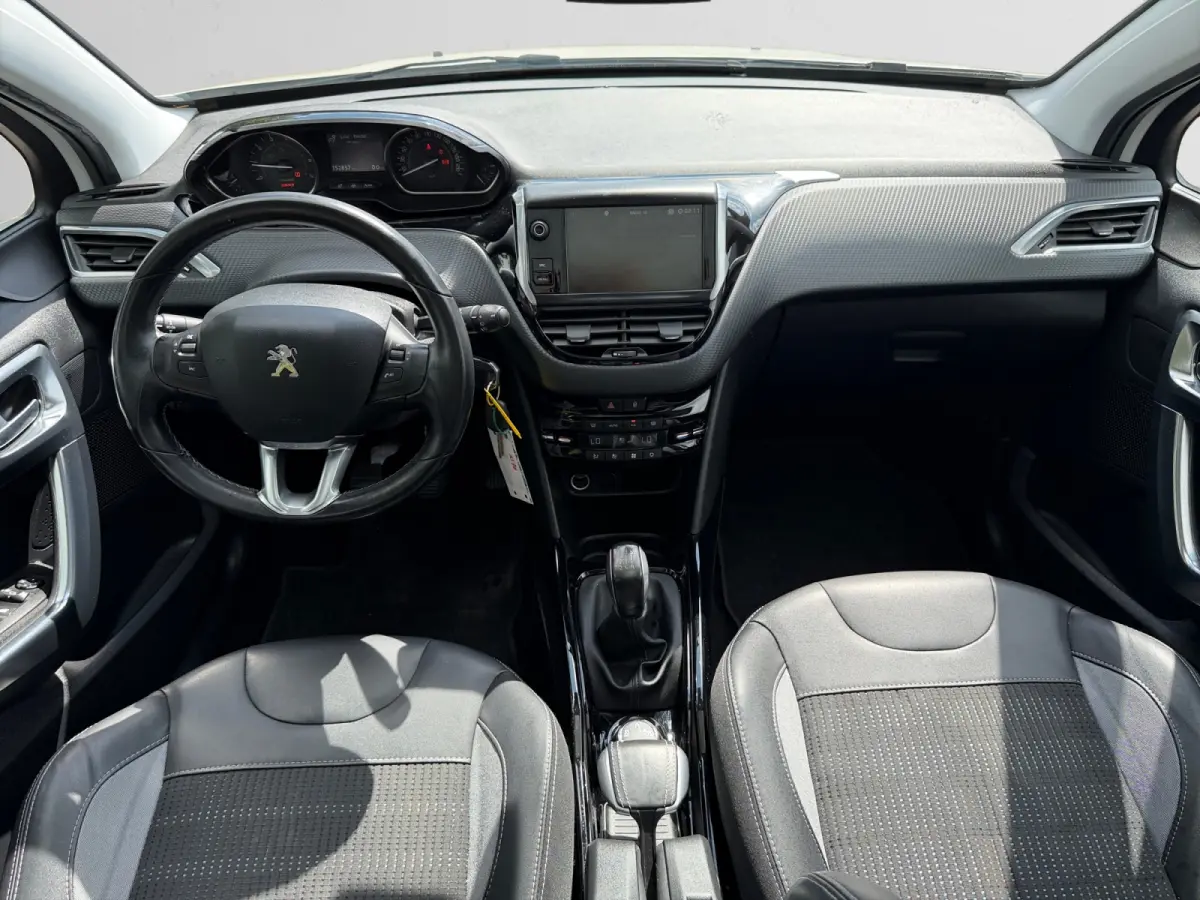 1.2 PureTech Allure Executive- Panoramadak, Leder Interieur, Navigatie, Dynamic Select, Camera