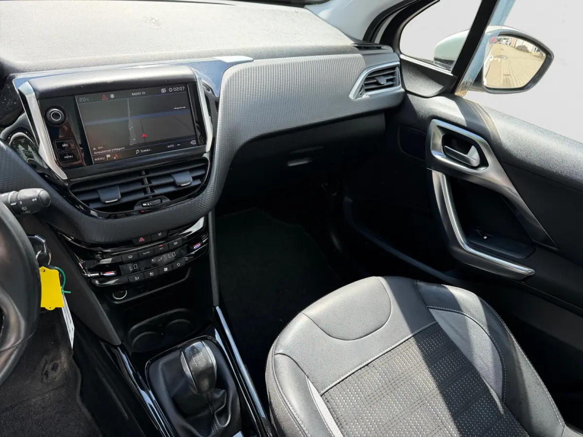 1.2 PureTech Allure Executive- Panoramadak, Leder Interieur, Navigatie, Dynamic Select, Camera