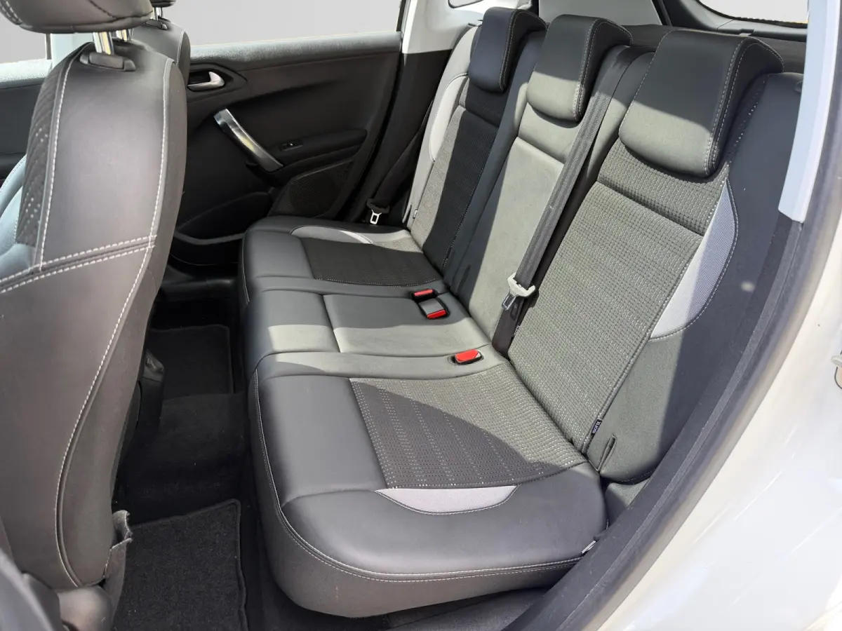 1.2 PureTech Allure Executive- Panoramadak, Leder Interieur, Navigatie, Dynamic Select, Camera