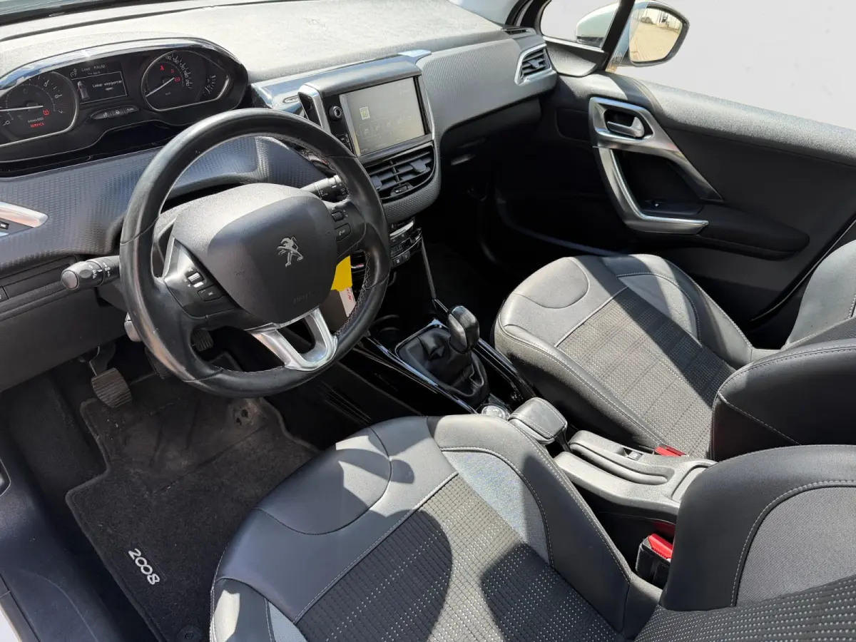 1.2 PureTech Allure Executive- Panoramadak, Leder Interieur, Navigatie, Dynamic Select, Camera