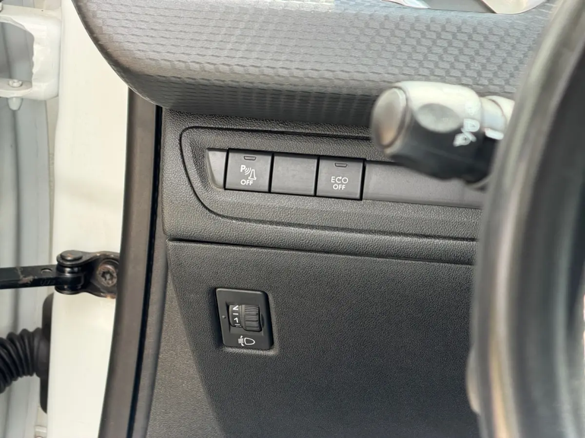 1.2 PureTech Allure Executive- Panoramadak, Leder Interieur, Navigatie, Dynamic Select, Camera