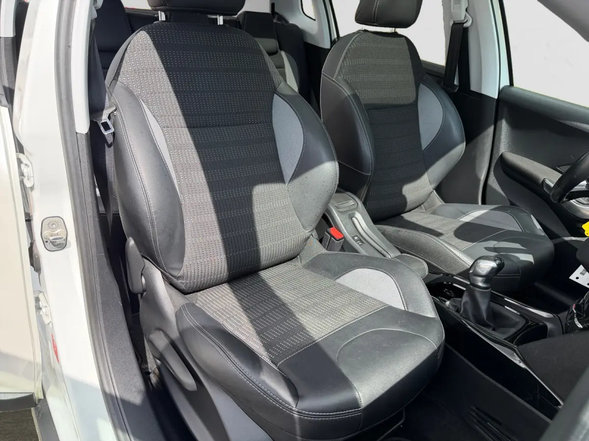1.2 PureTech Allure Executive- Panoramadak, Leder Interieur, Navigatie, Dynamic Select, Camera