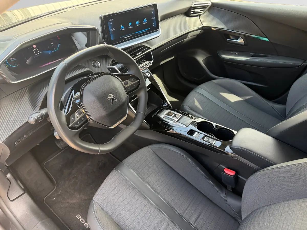 1.2 PureTech Allure Black Pack Aut- 360 Camera, Carplay, Android Auto, Privacy Glass, Xenon Led, Virtual Cockpit