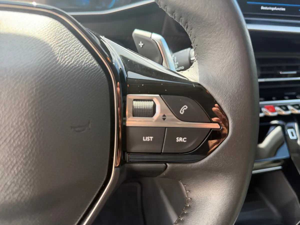 1.2 PureTech Allure Black Pack Aut- 360 Camera, Carplay, Android Auto, Privacy Glass, Xenon Led, Virtual Cockpit