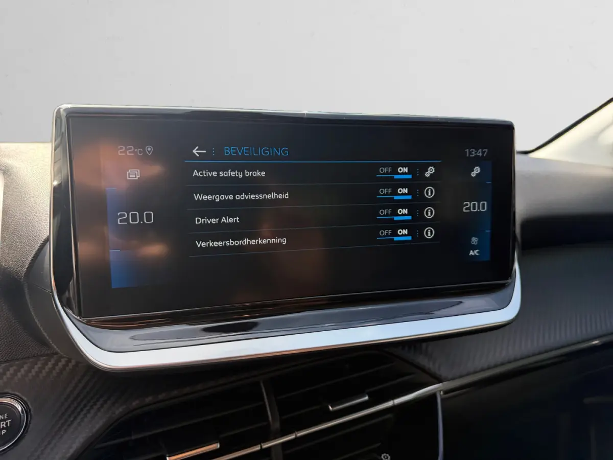 1.2 PureTech Allure Black Pack Aut- 360 Camera, Carplay, Android Auto, Privacy Glass, Xenon Led, Virtual Cockpit