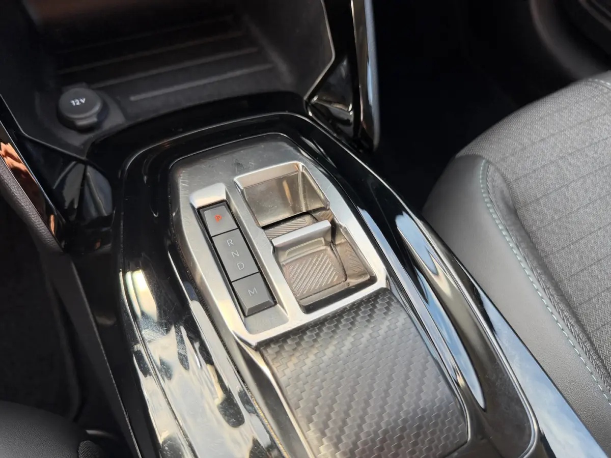 1.2 PureTech Allure Black Pack Aut- 360 Camera, Carplay, Android Auto, Privacy Glass, Xenon Led, Virtual Cockpit