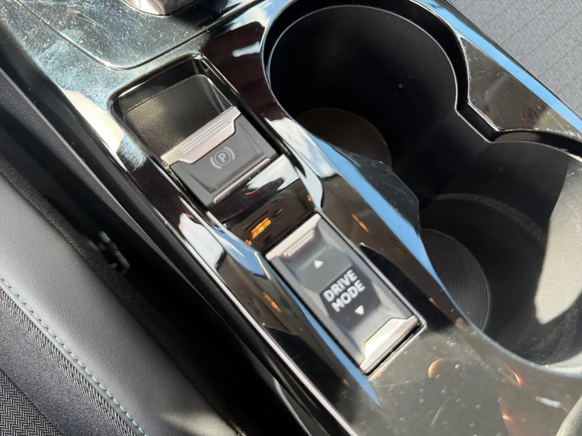 1.2 PureTech Allure Black Pack Aut- 360 Camera, Carplay, Android Auto, Privacy Glass, Xenon Led, Virtual Cockpit