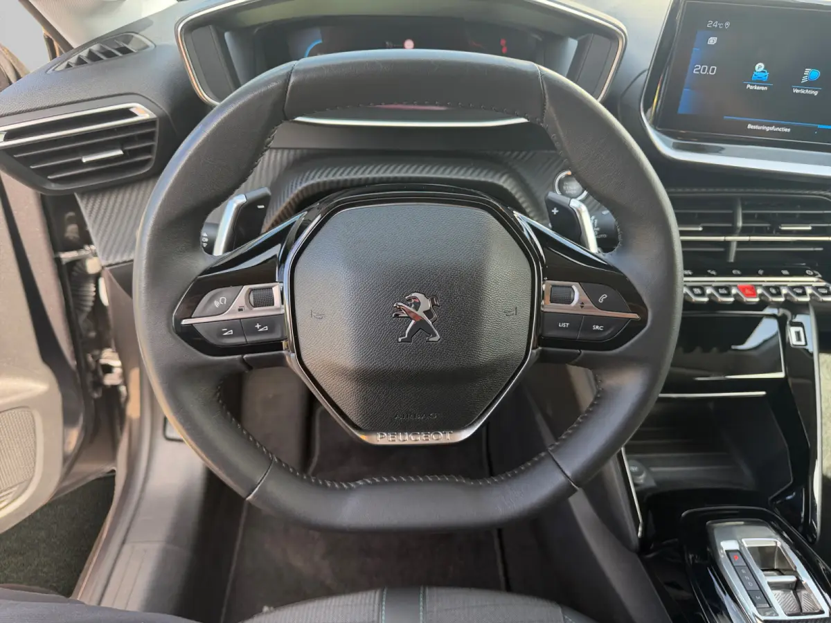 1.2 PureTech Allure Black Pack Aut- 360 Camera, Carplay, Android Auto, Privacy Glass, Xenon Led, Virtual Cockpit