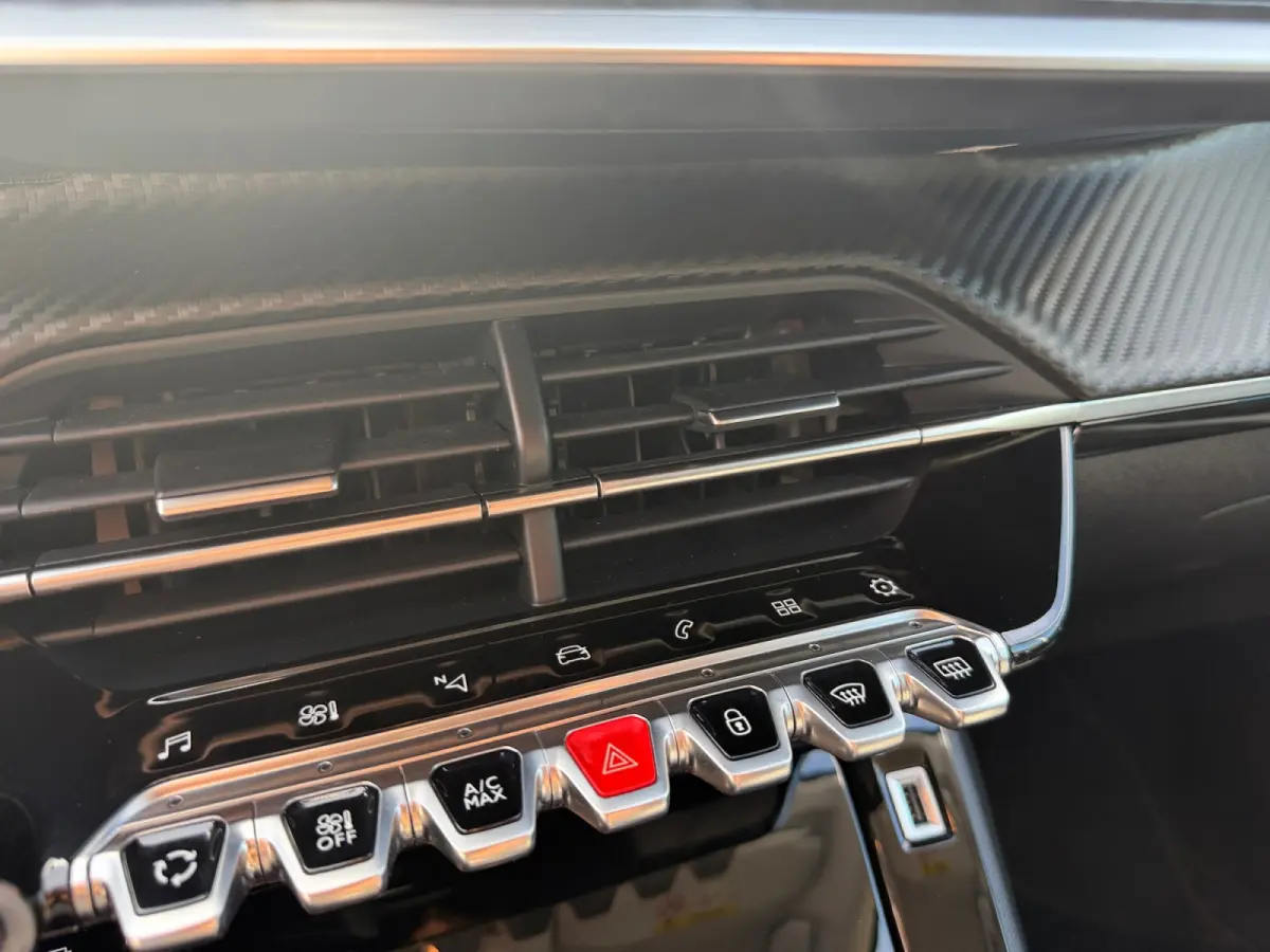 1.2 PureTech Allure Black Pack Aut- 360 Camera, Carplay, Android Auto, Privacy Glass, Xenon Led, Virtual Cockpit