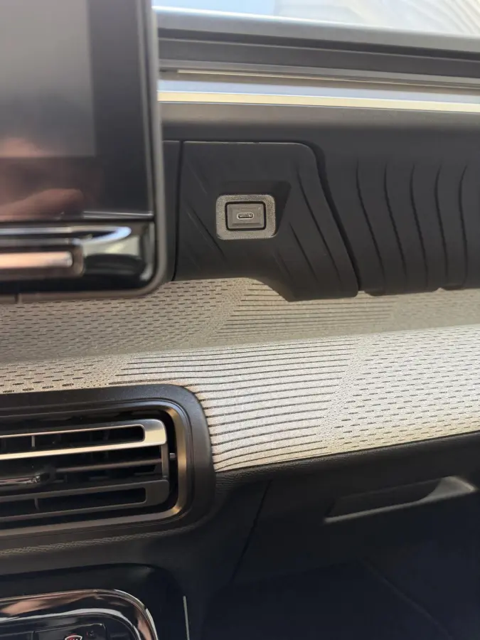 1.2 Hybrid 145pk Max | Navigatie | Camera | Climate control | Apple Carplay en Android Auto